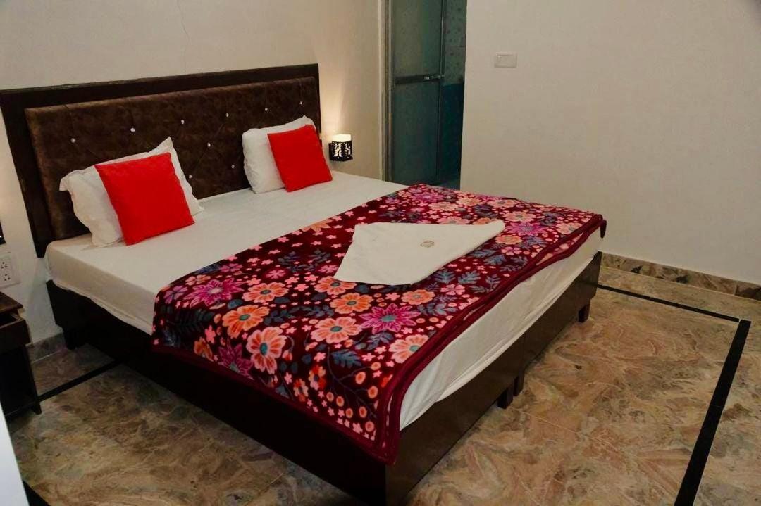 Backpackers Karma Home Stay Κχατζουράχο Εξωτερικό φωτογραφία